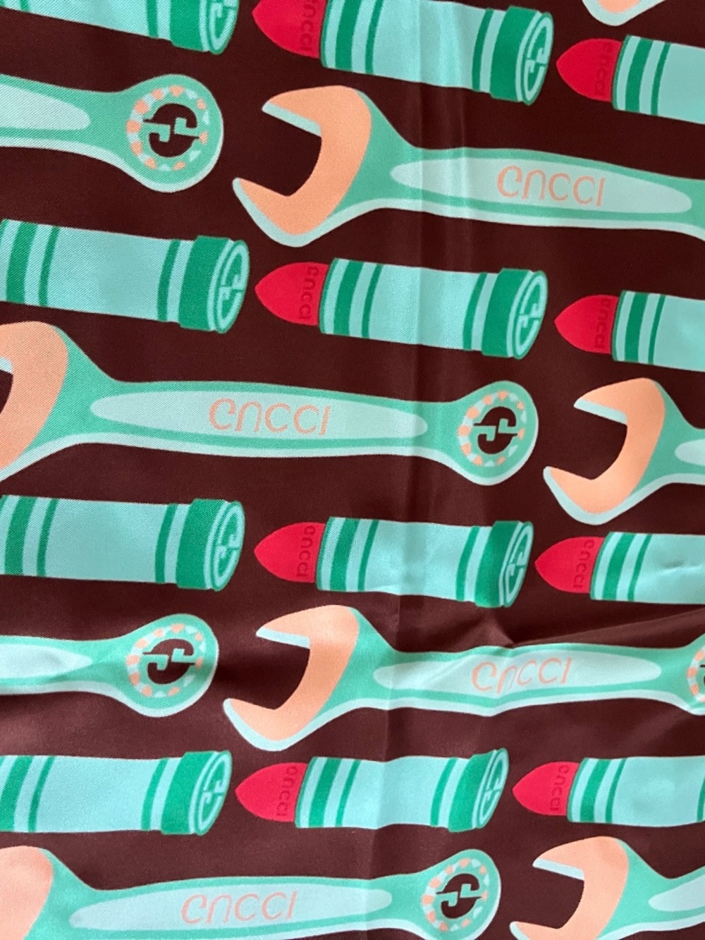 Gucci lipstick wrench scarf